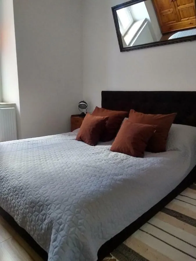 Apartament W Centrum W Zabytkowej Kamienicy Karpacz